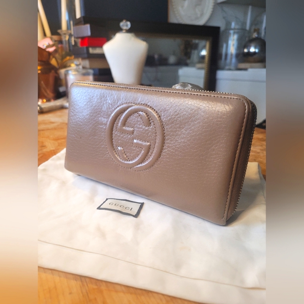 Gucci GG Soho Long Zippy Wallet - Picture 1 of 4